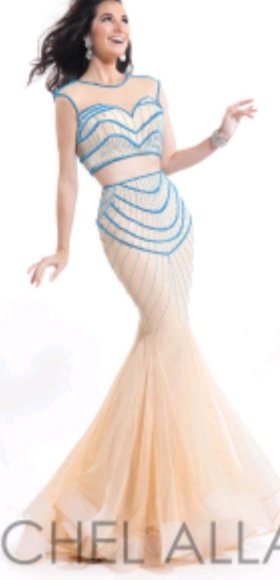 Rachel Allan Prom - Picture 2 of 3